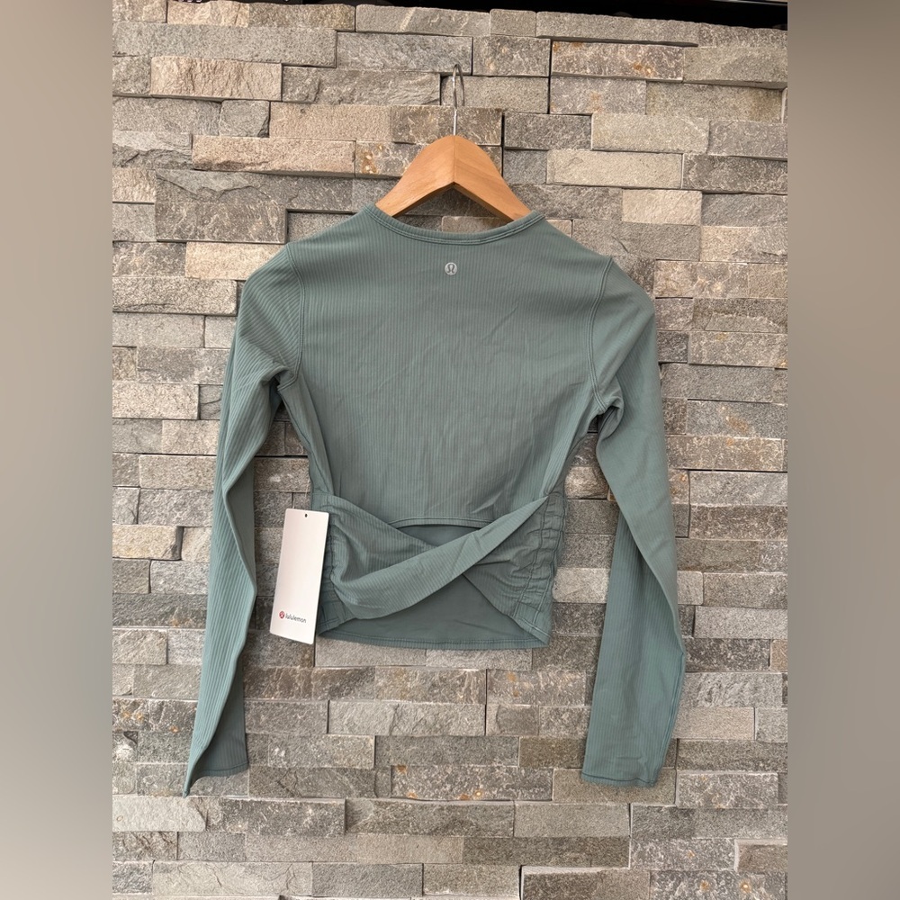 NWT Lululemon All it Takes Back-Twist Rib Long Sleeve Crater Blue Size 4 - Picture 3 of 10
